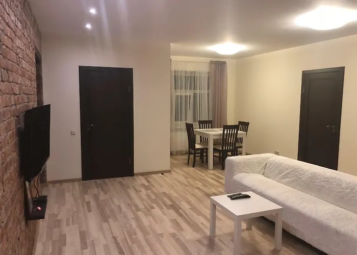 Апартаменты Riverside Embassy 2. Spacious/free Parking